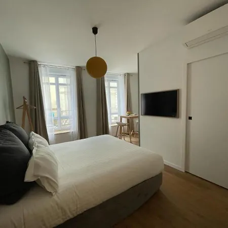 Demeure Rossini Centre שולה